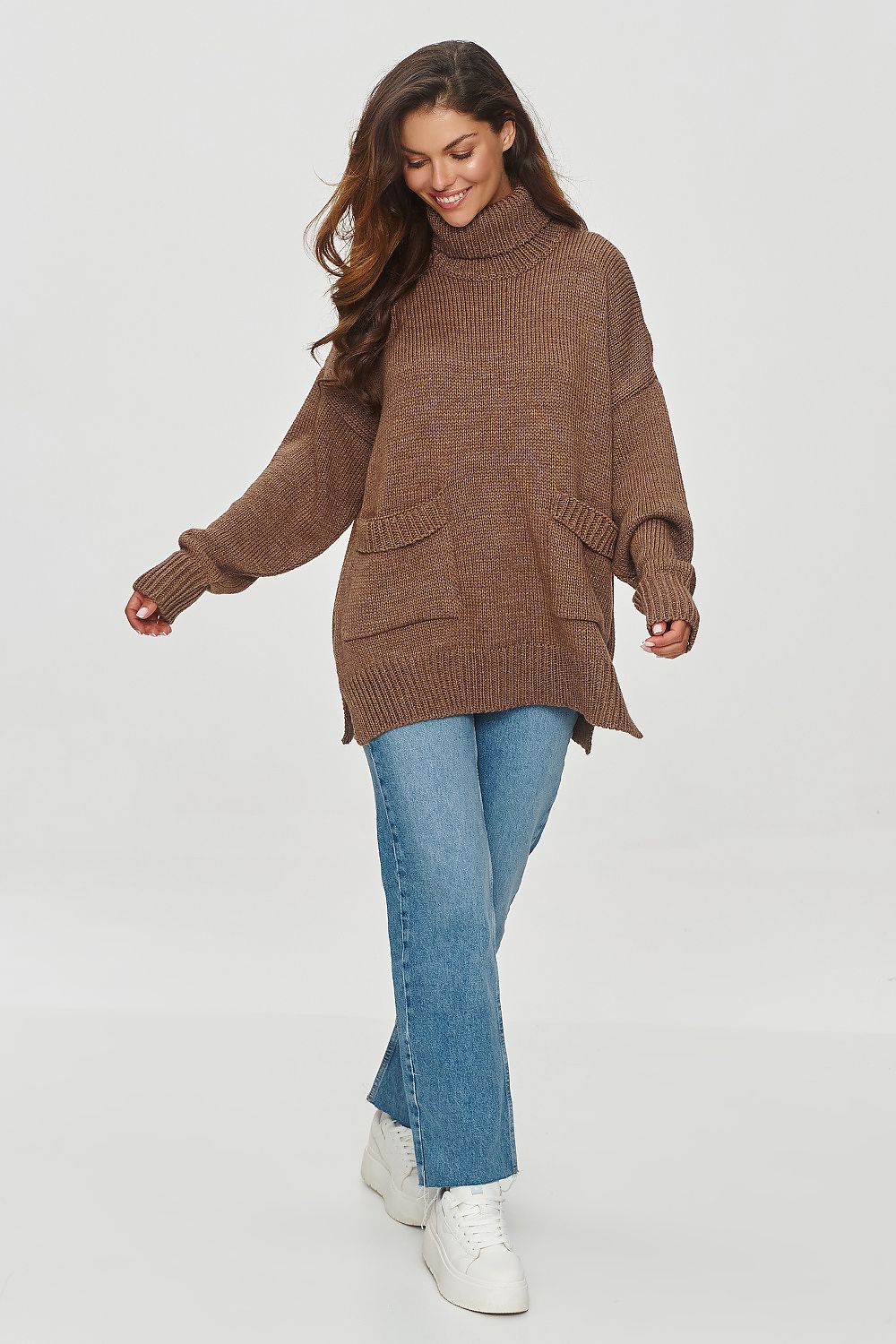 Rollkragenpullover model 201797 Makadamia