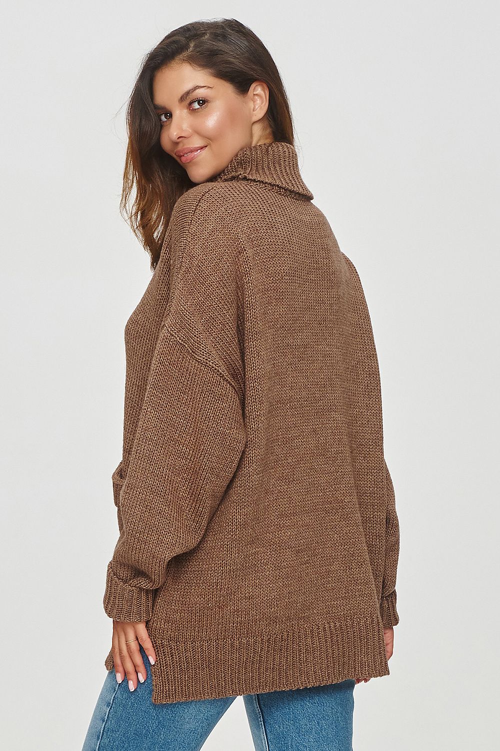 Rollkragenpullover model 201797 Makadamia