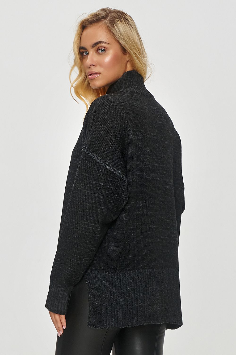 Rollkragenpullover model 201819 Makadamia