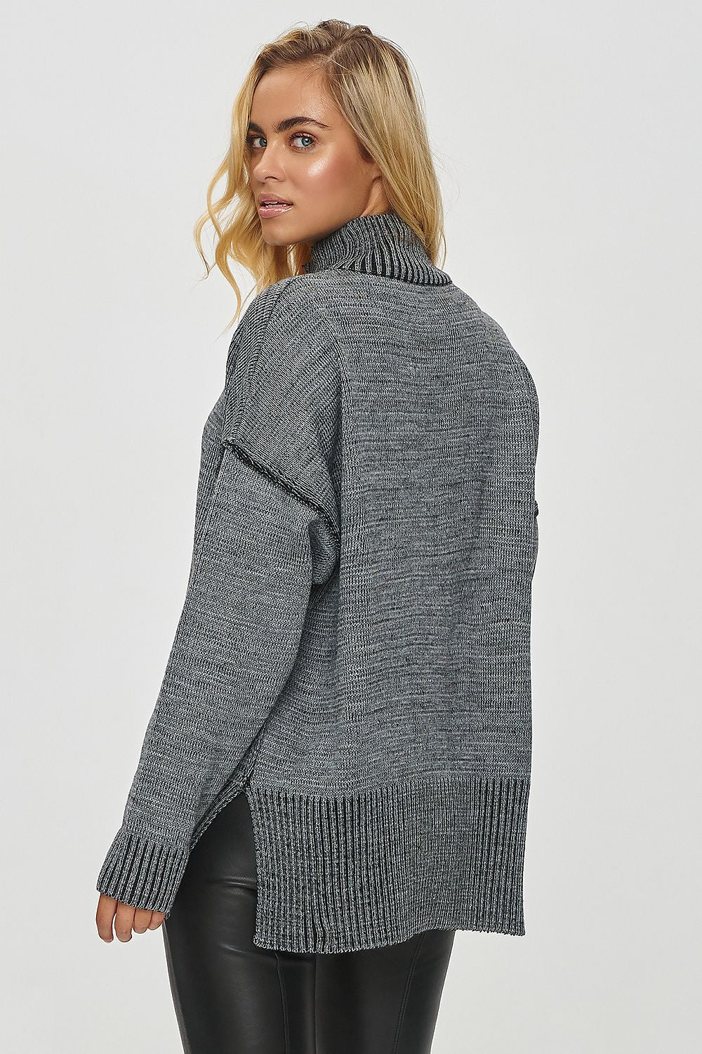 Rollkragenpullover model 201820 Makadamia