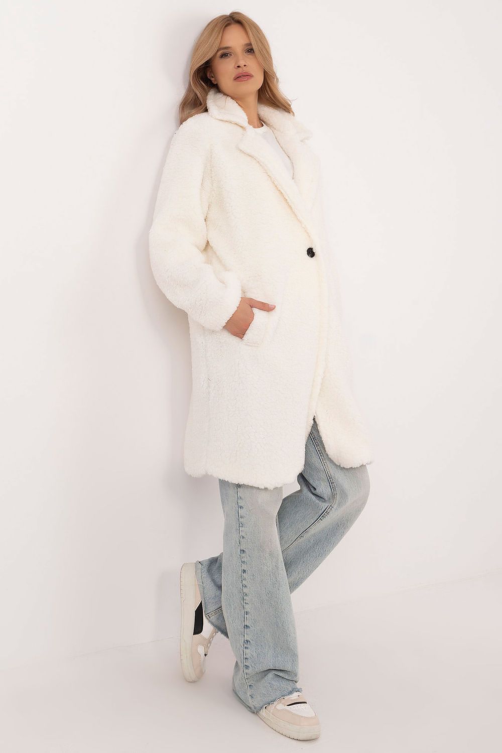 Mantel model 203854 Italy Moda