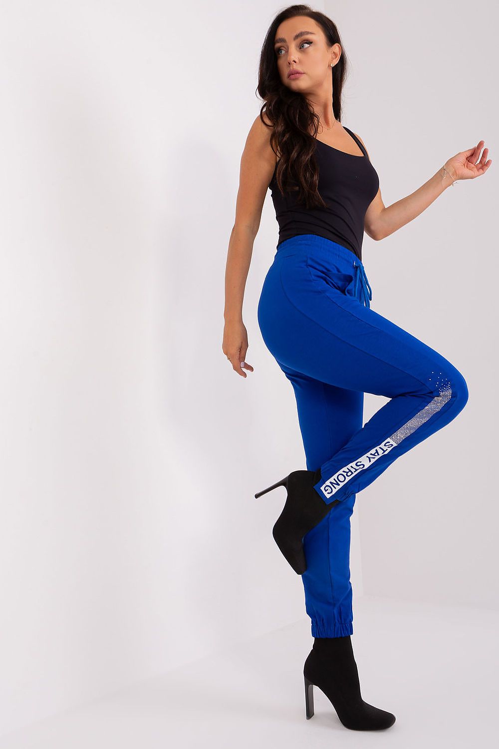 Sportanzug Hosen model 211742 Relevance