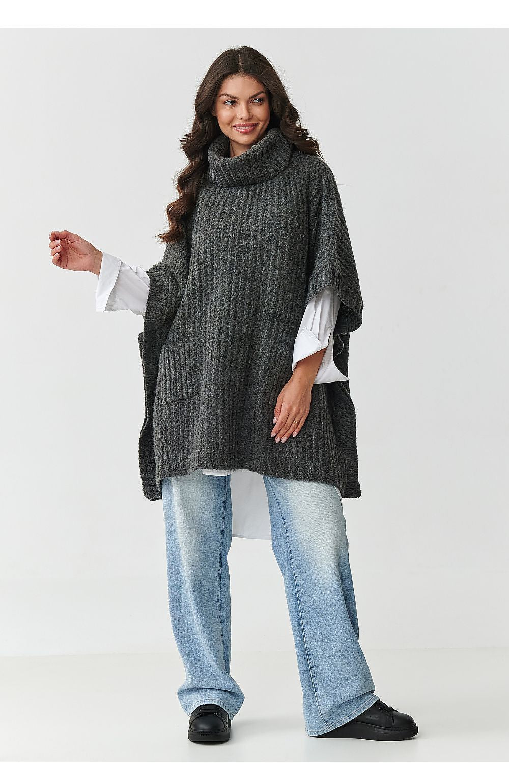 Rollkragenpullover model 217653 Makadamia