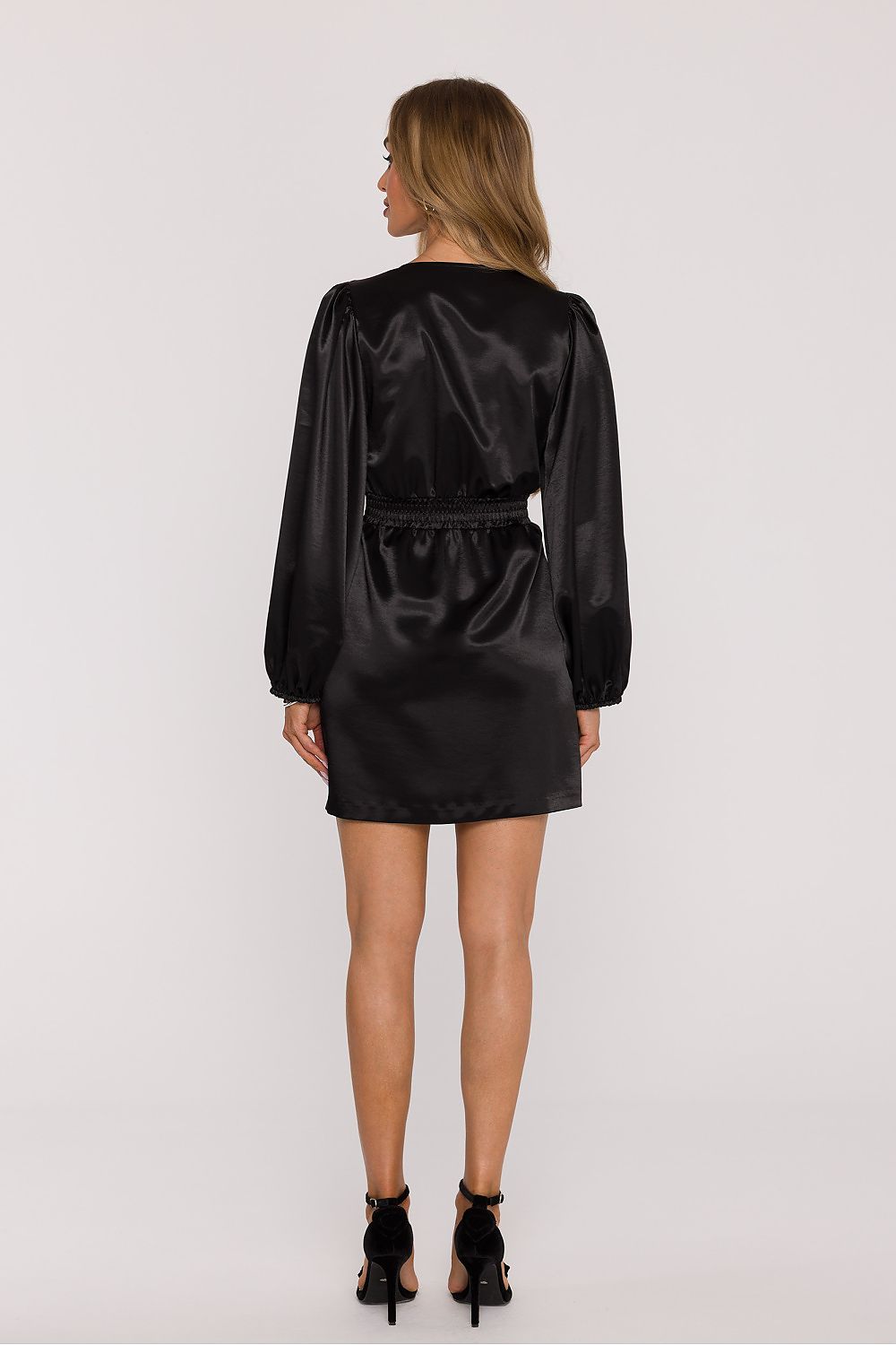 Kurzes Kleid model 220001 Moe
