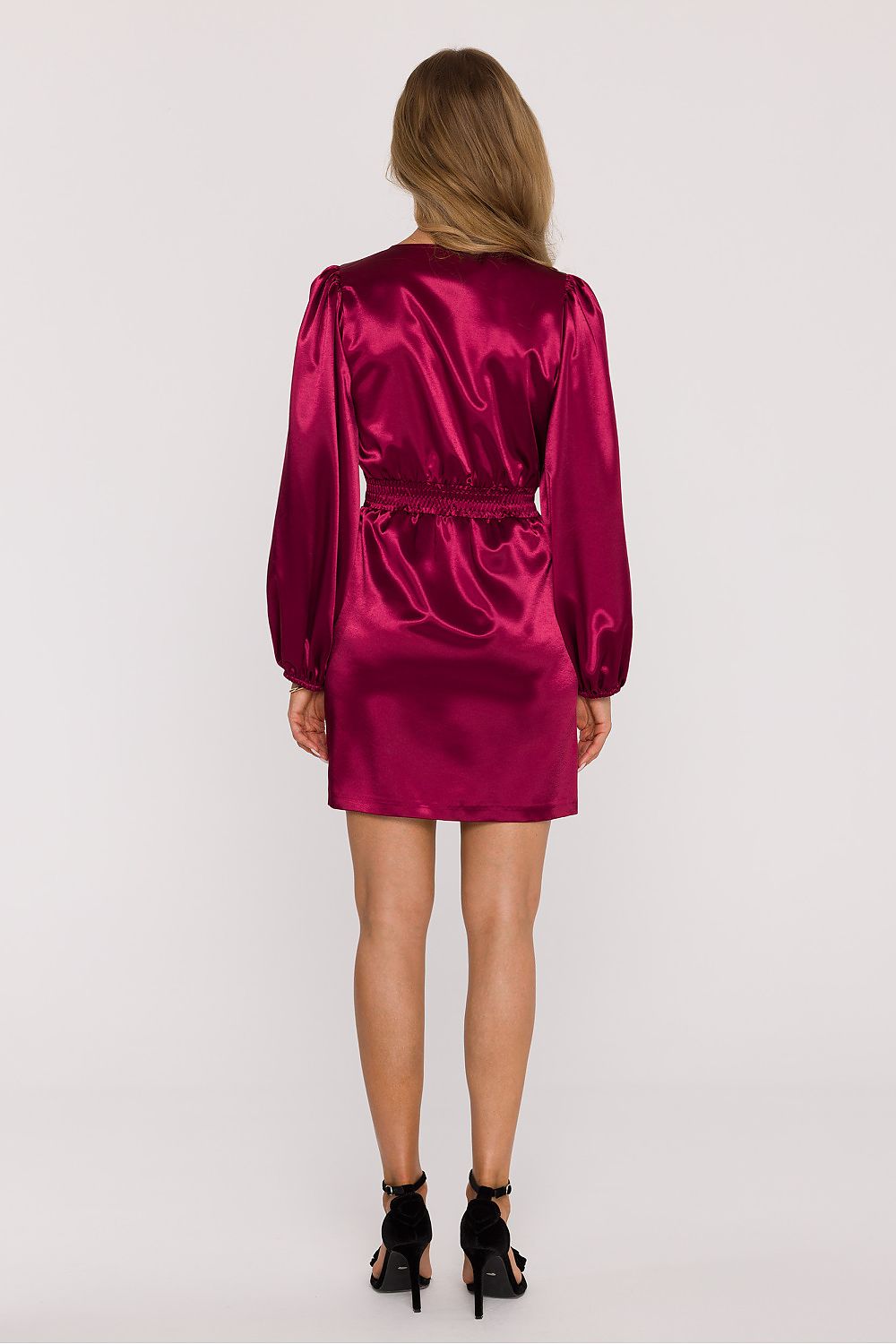Kurzes Kleid model 220003 Moe