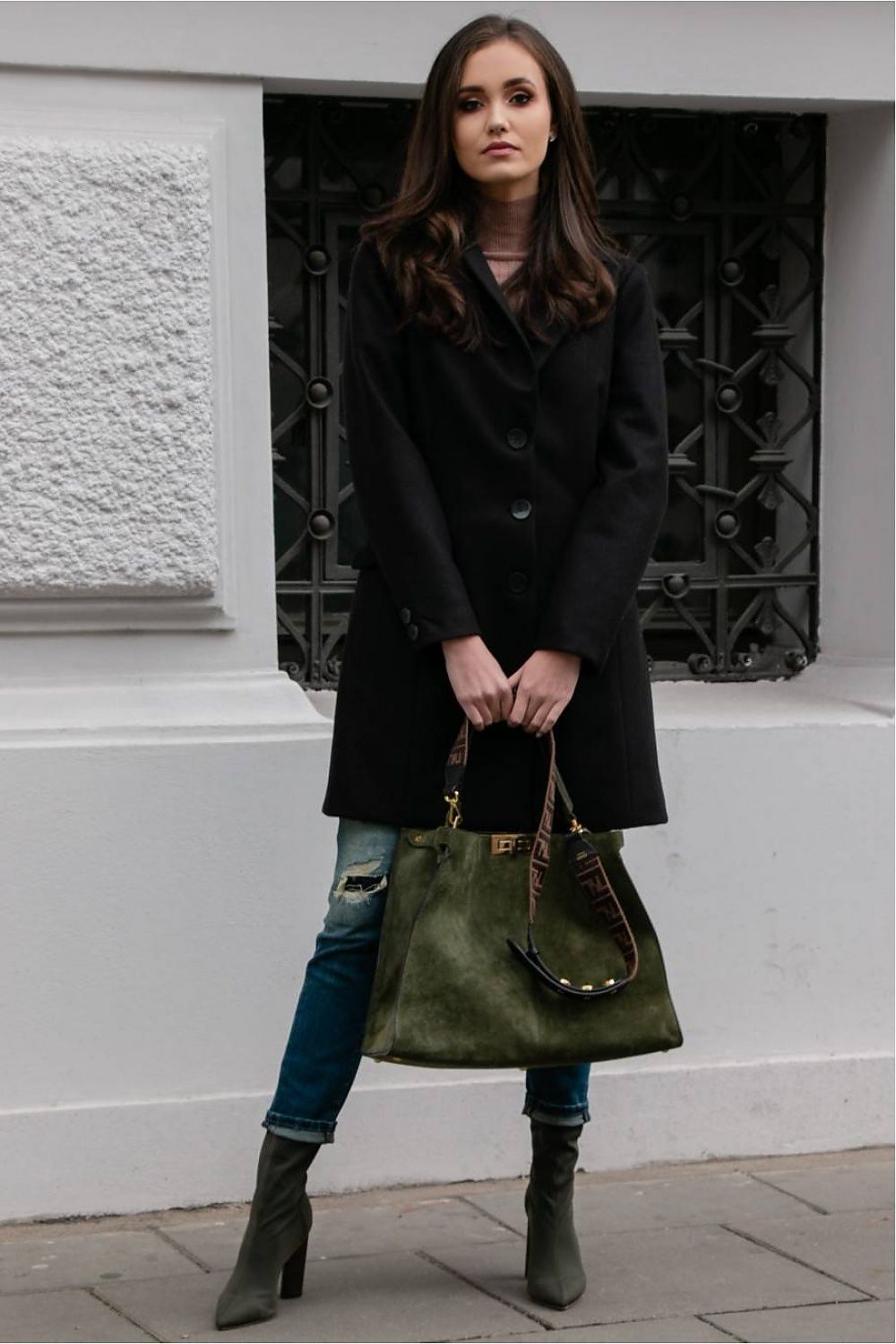Mantel model 184442 Roco Fashion