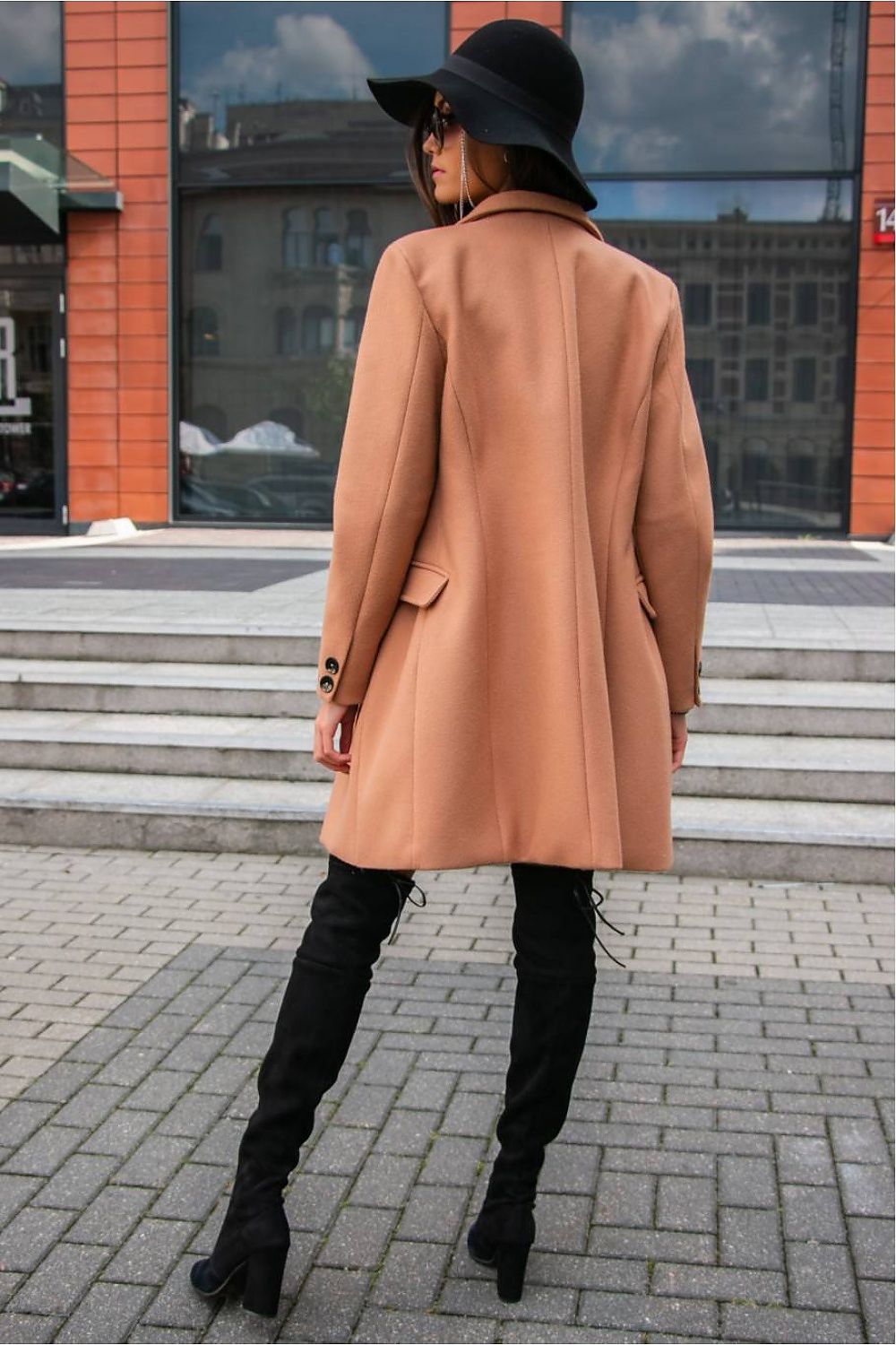 Mantel model 184443 Roco Fashion