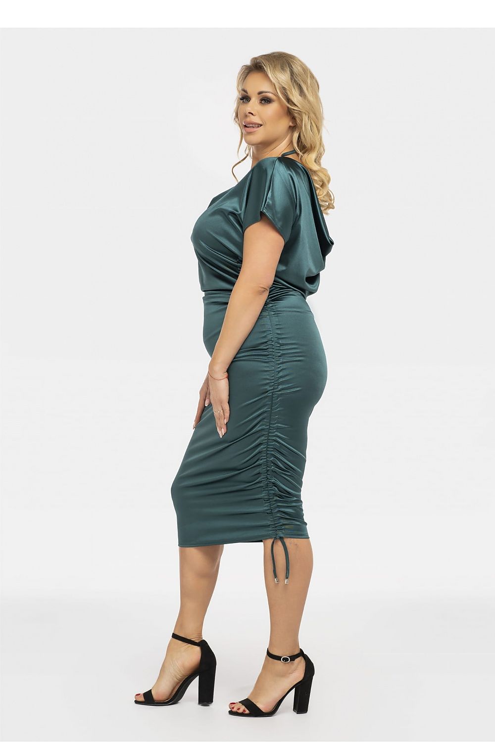  Plus-Size Kleider model 190945 Karko 