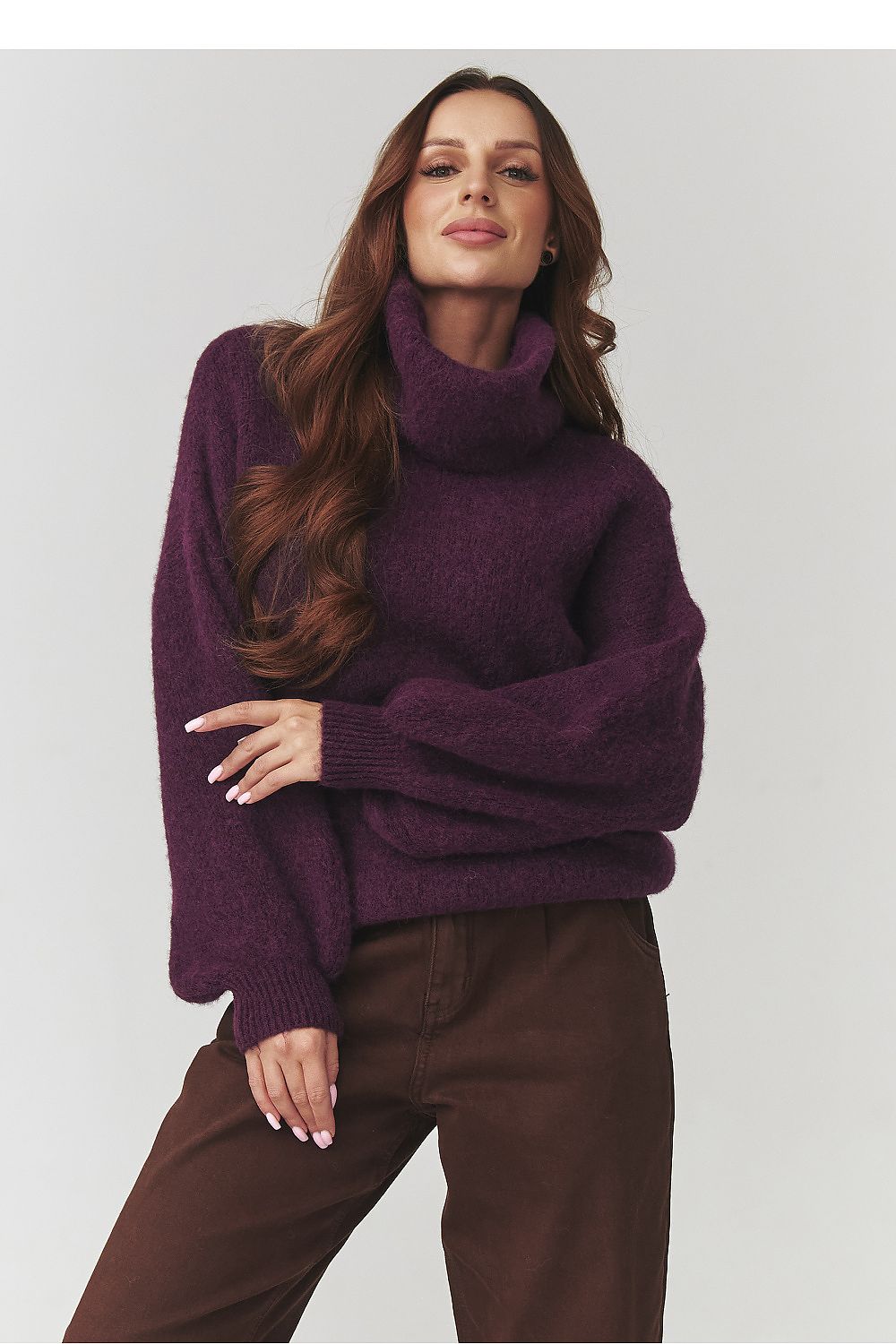  Rollkragenpullover model 220797 Makadamia 