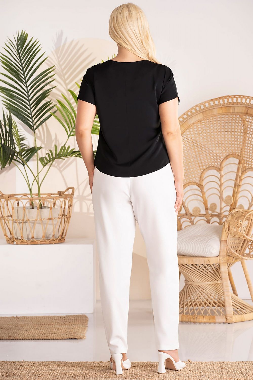  Plus-Size Bluse model 183320 Karko 